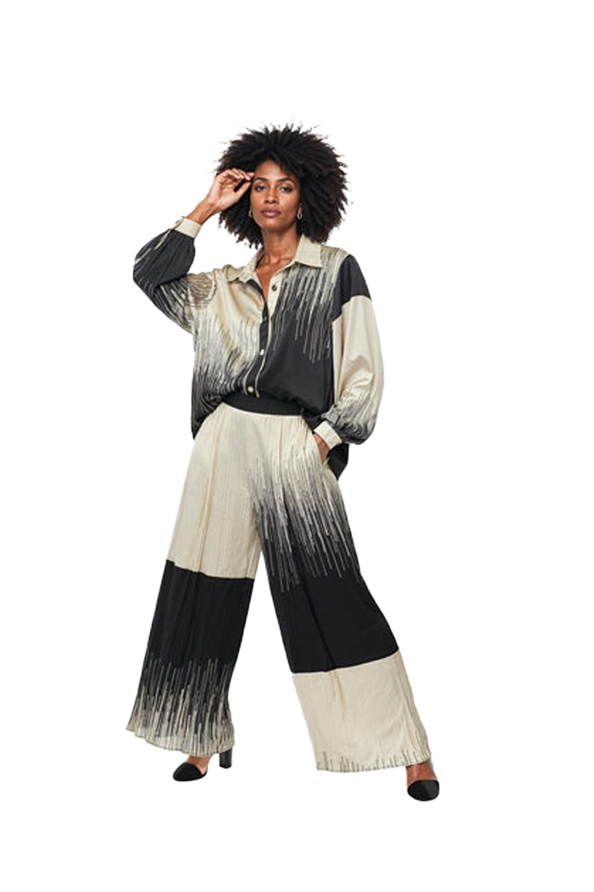 This is a two pieces of pants set